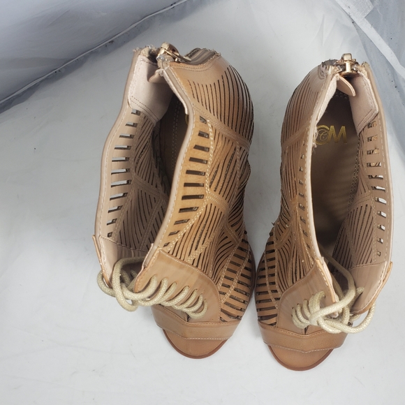 Chelsea Moreland Booties - Picture 7 of 8